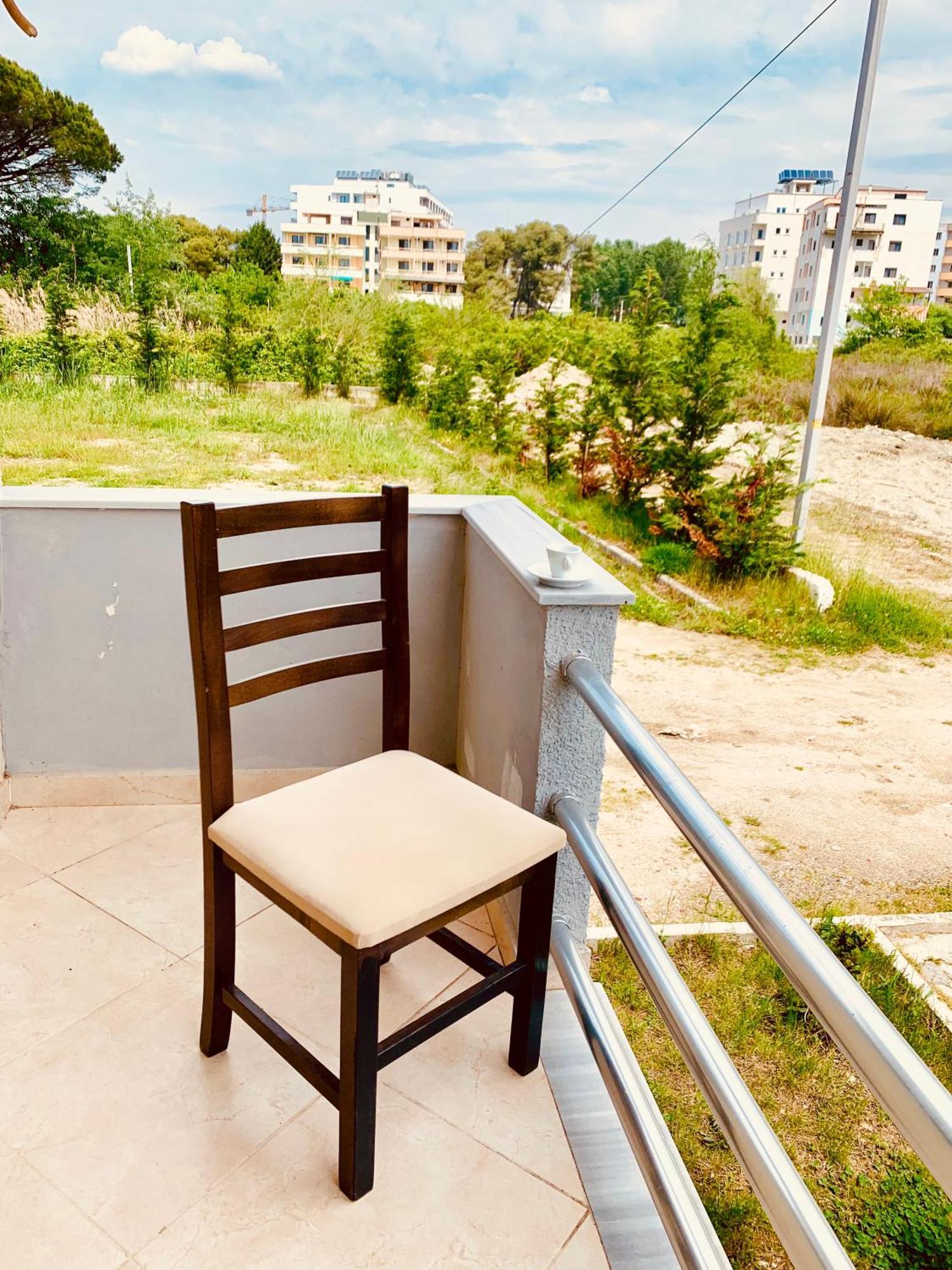 Family Tree - Quiet Area - Self Check In Apart otel Golem  Dış mekan fotoğraf